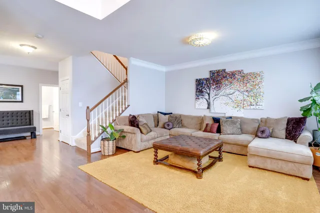 $915,000 | 25184 Crested Wheat Drive, Aldie, VA 20105