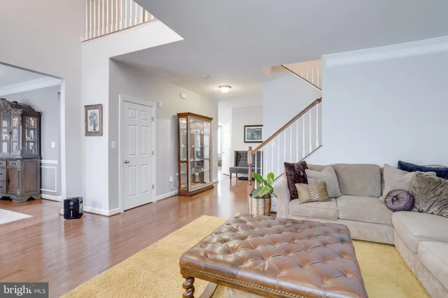 $915,000 | 25184 Crested Wheat Drive, Aldie, VA 20105