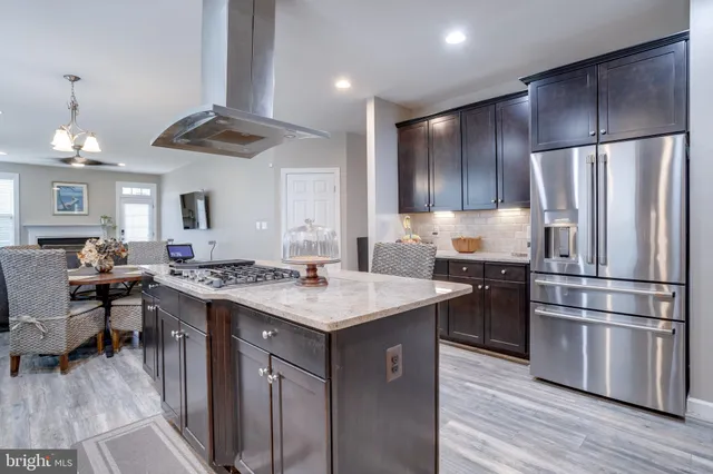 $915,000 | 25184 Crested Wheat Drive, Aldie, VA 20105