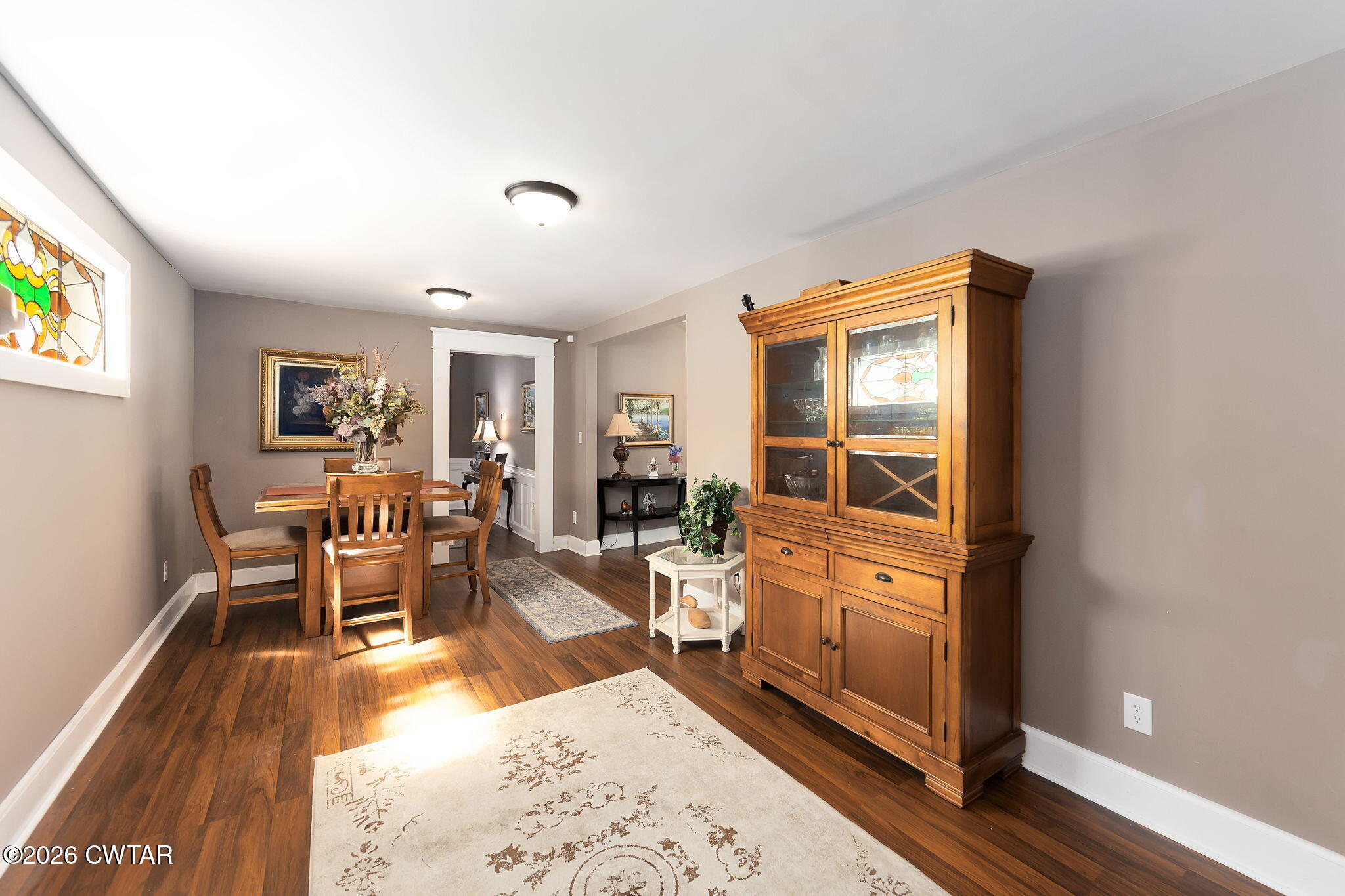 554 East Main Street Jackson, TN 38301 - Photo 25 of 60 a living room with furniture and a window