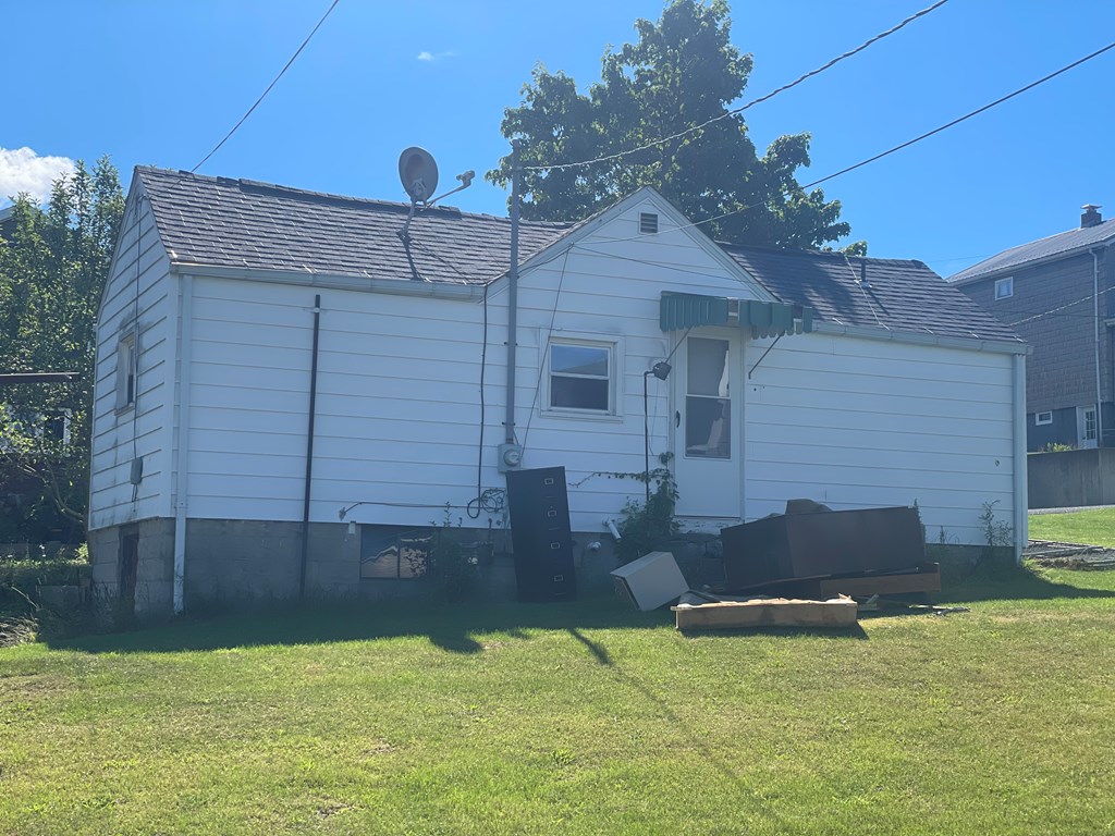 107 Center Street Seminole, PA 16253 - Photo 2 of 5