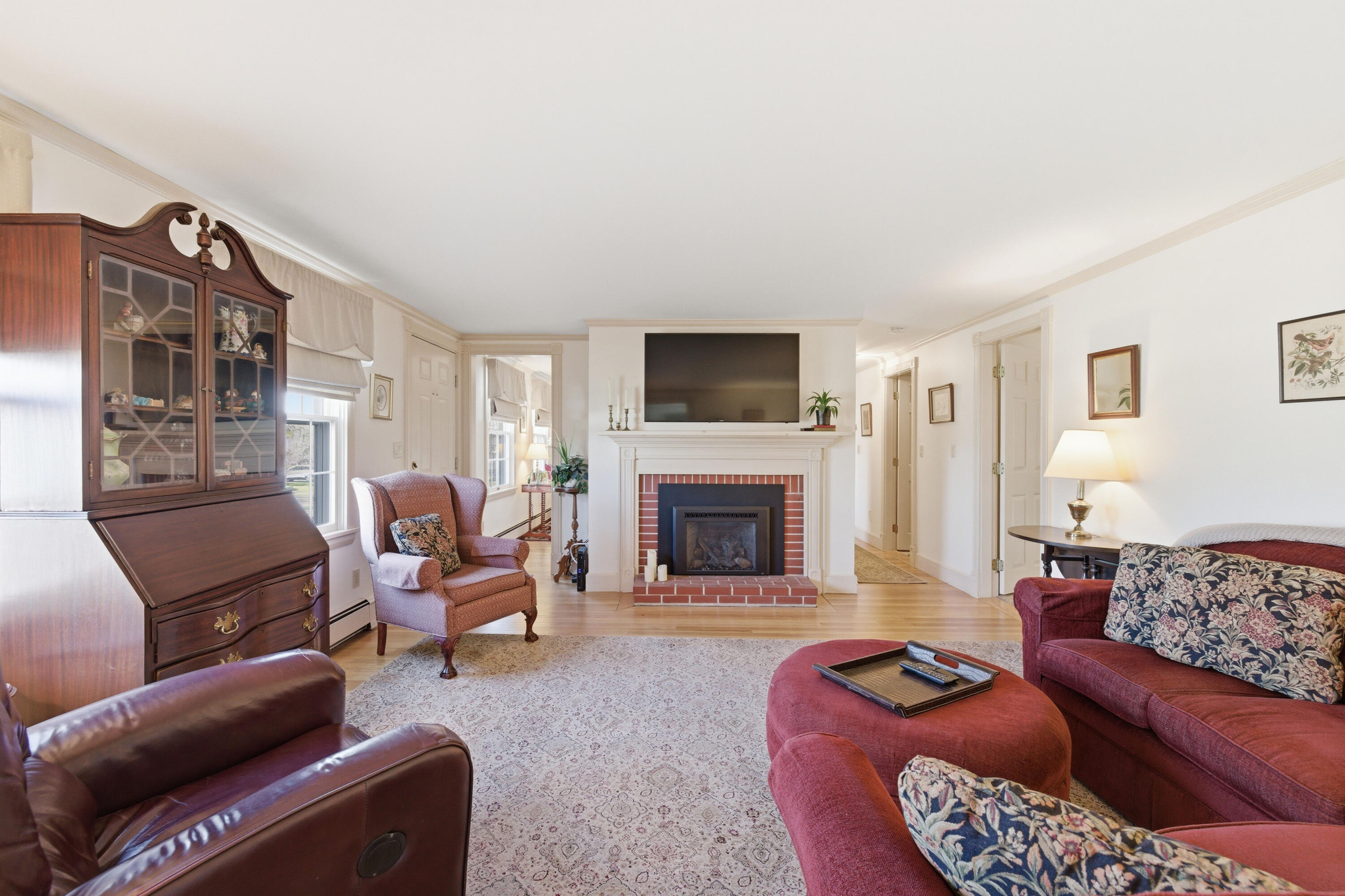 10 Longview Terrace Kennebunk, ME 04043 - Photo 24 of 44 Living room
