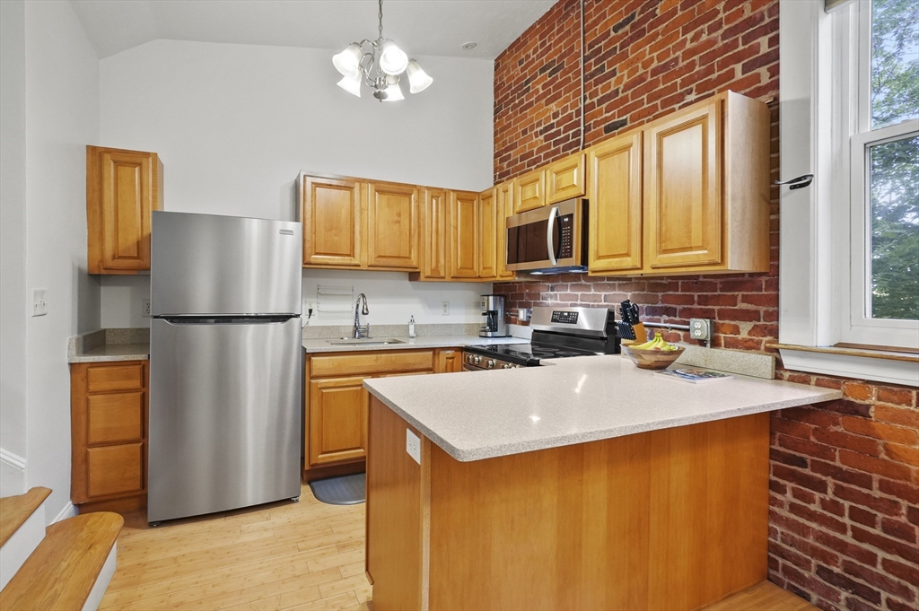 32 Providence Street, Unit 9 Worcester, MA 01604 - Photo 3 of 24