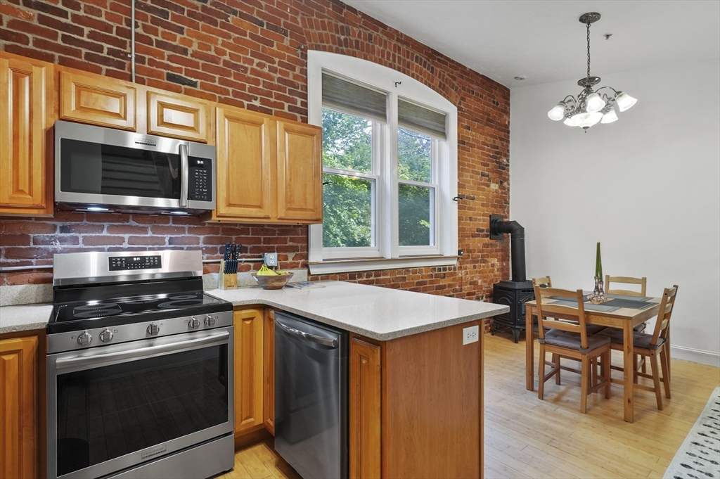 32 Providence Street, Unit 9 Worcester, MA 01604 - Photo 4 of 24