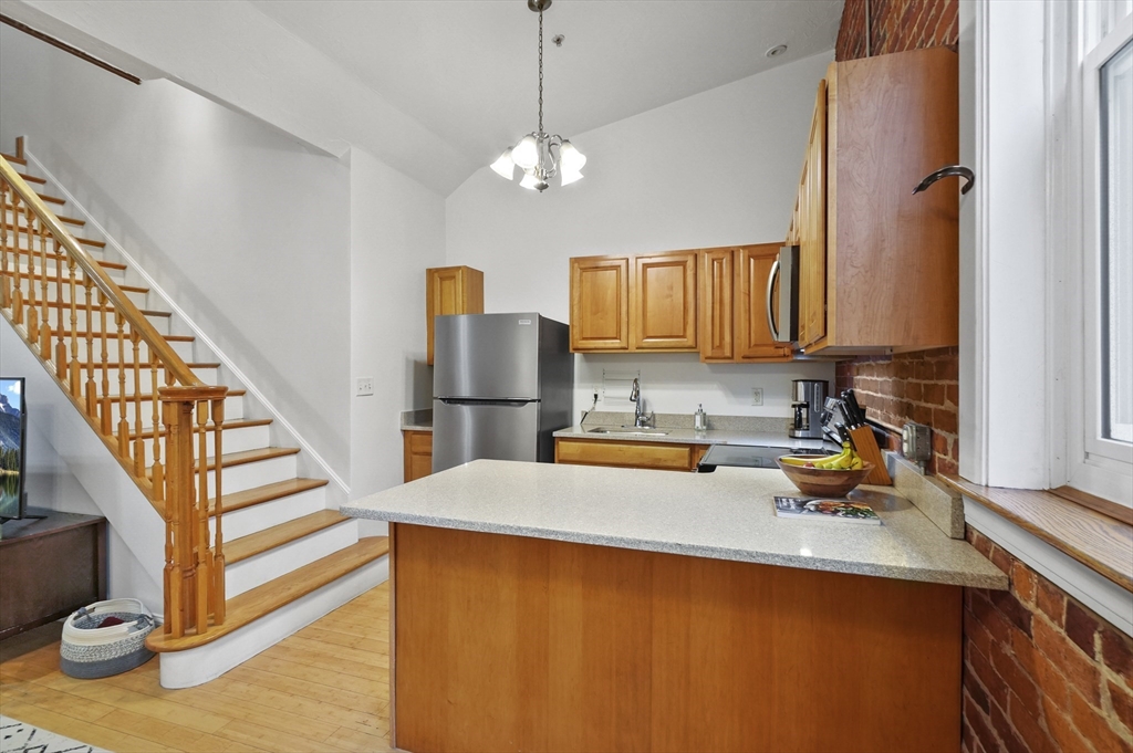 32 Providence Street, Unit 9 Worcester, MA 01604 - Photo 5 of 24