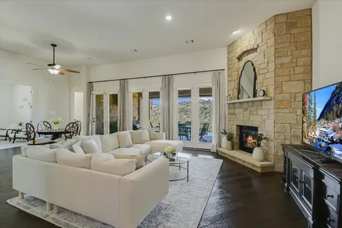 $1,395,000 | 409 Rocky Coast Drive, Austin, TX 78738
