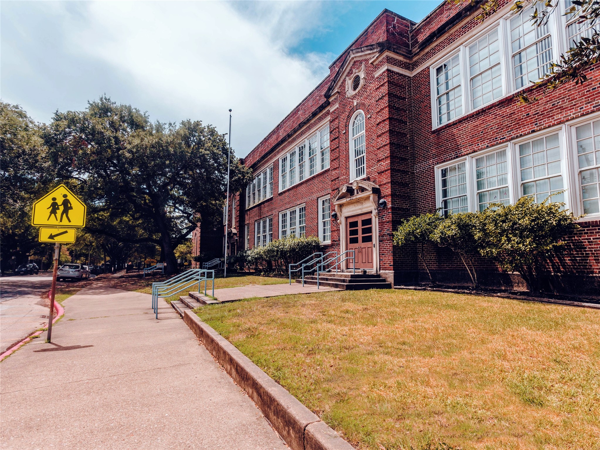 1023 Euclid Street Houston, TX 77009 - Photo 49 of 50 Zoned to Travis Elementary.