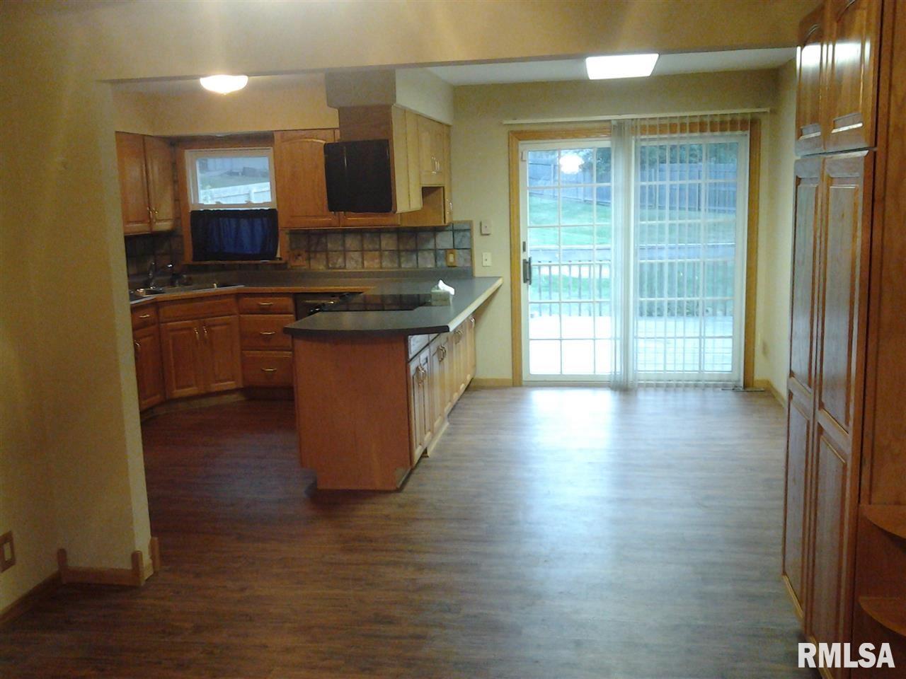 5219 Coachman Road Bettendorf, IA 52722 - Photo 9 of 15 Gallery Image 9