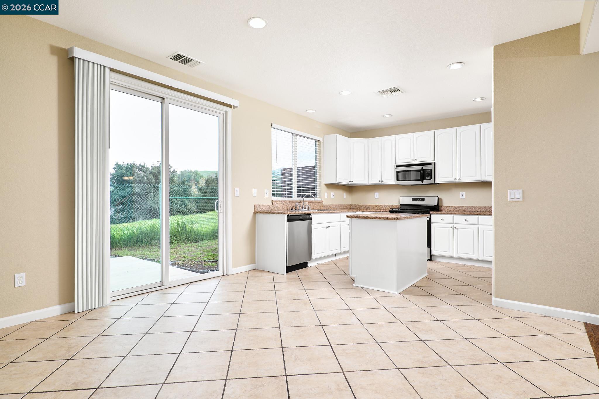 3999 Moller Ranch Way Antioch, CA 94509 - Photo 9 of 33