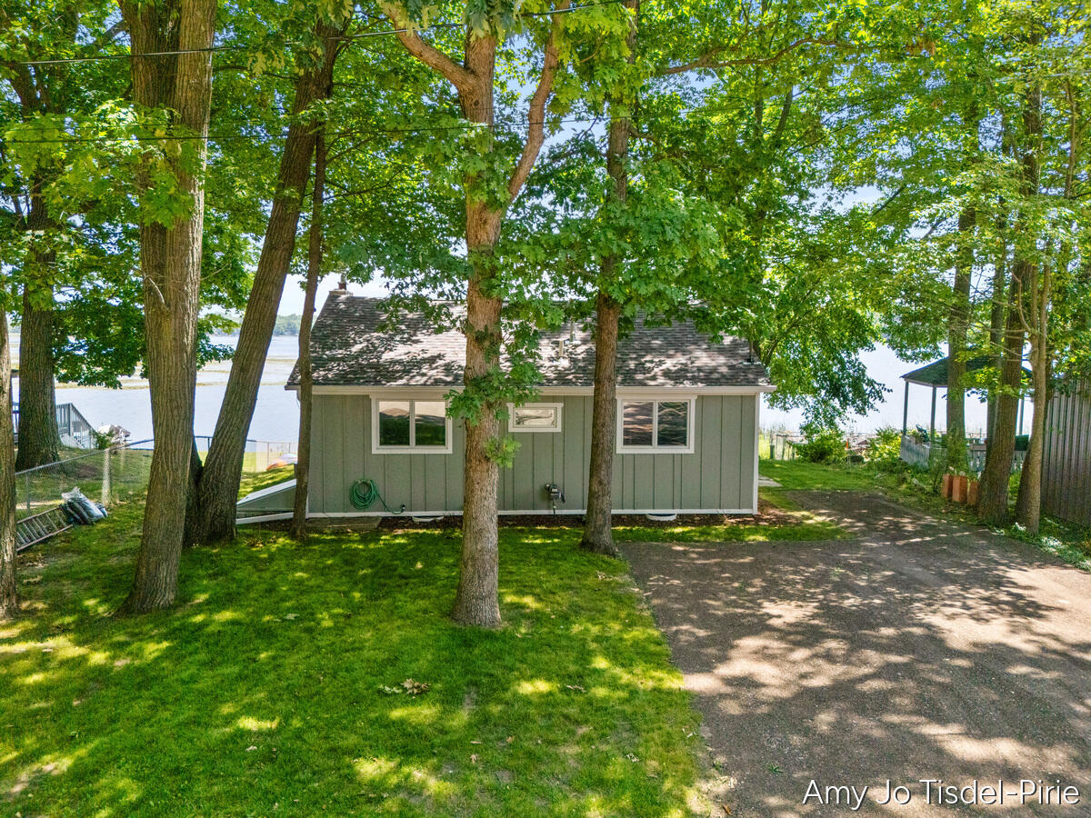 1760 South Colonel Point Crystal, MI 48818 - Photo 21 of 25 1760-S-Colonel_201