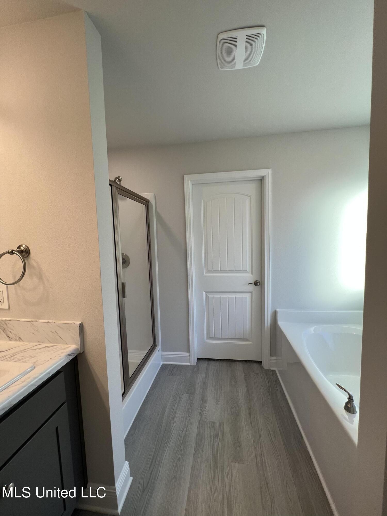 15695 Rachael Drive Gulfport, MS 39503 - Photo 11 of 30 PRIMARY BATH