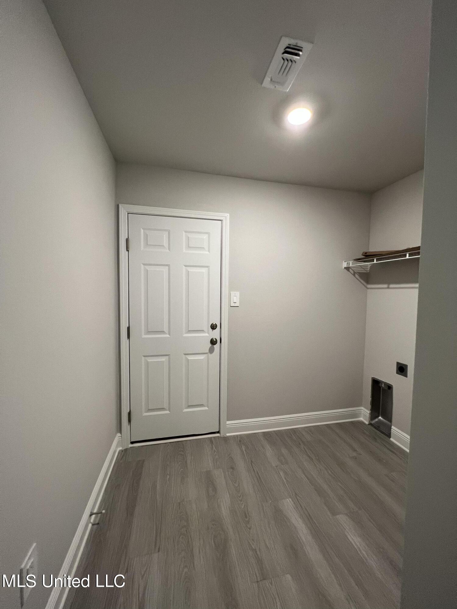 15695 Rachael Drive Gulfport, MS 39503 - Photo 22 of 30 LAUNDRY ROOM