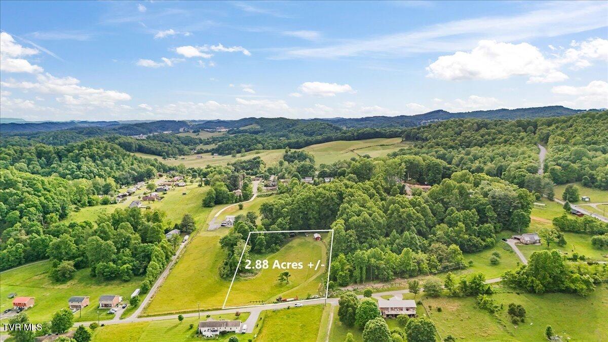 23208 Clayman Valley Road, Unit 2 Bristol, VA 24202 - Photo 10 of 20 13-DJI_20260514181946_0456_D.JPG