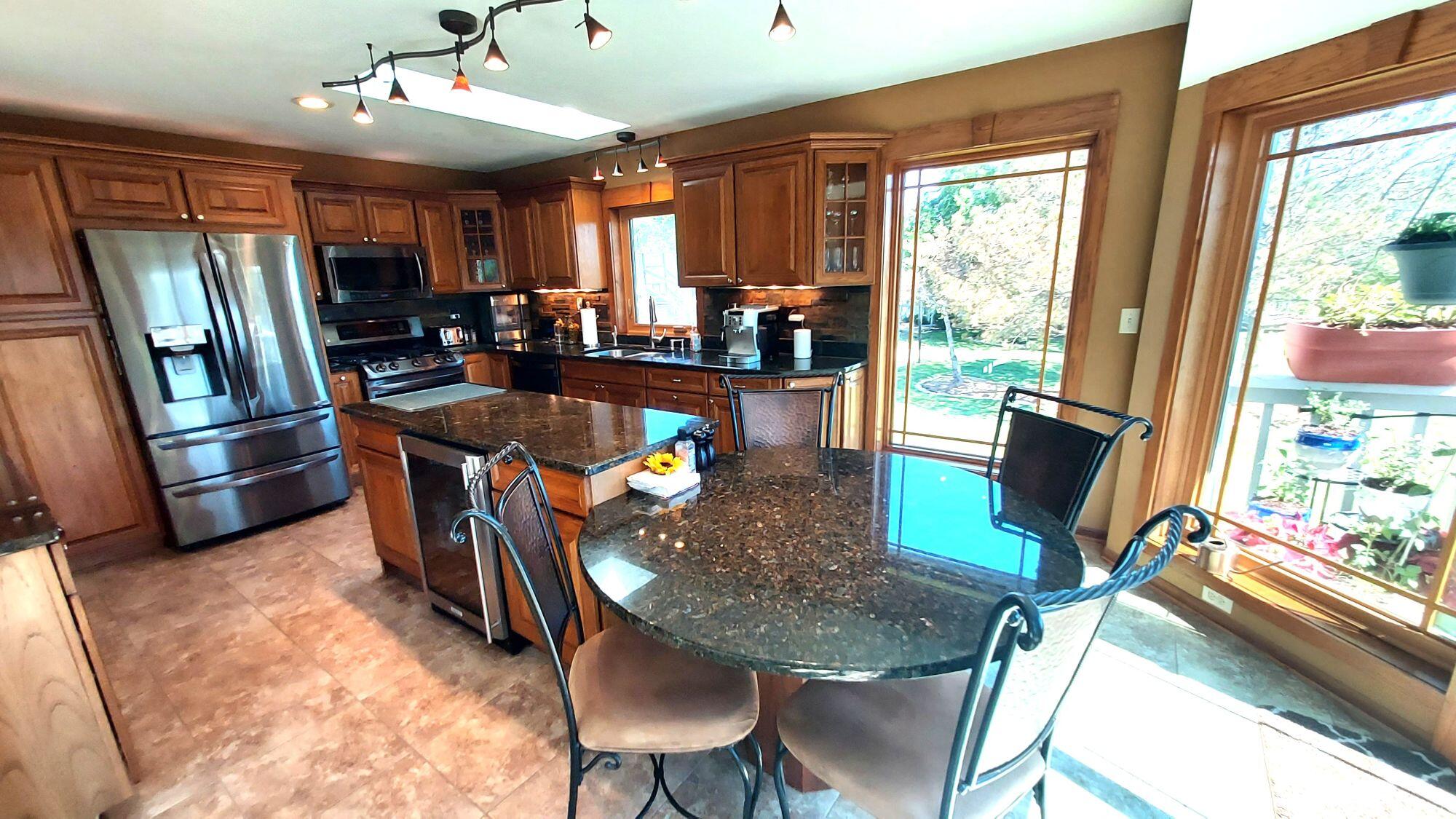 8404 South 68th Street Franklin, WI 53132 - Photo 13 of 48 Kitchen-Dinette