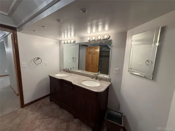 $3,200 | 7100 West Yale Avenue, Denver, CO 80227