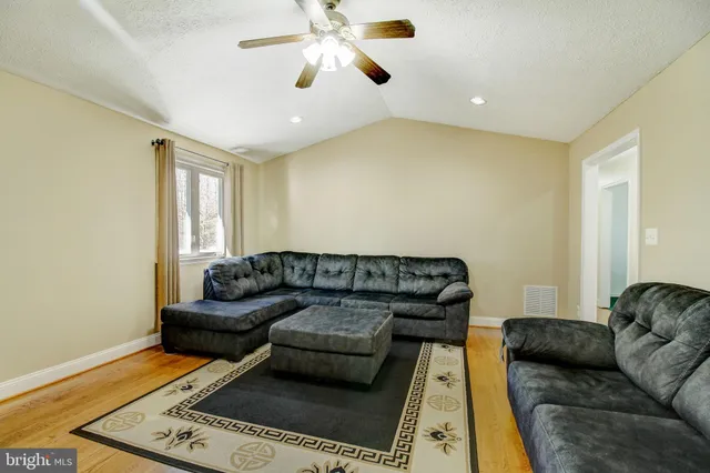 $699,999 | 6315 Dusty Trail Place, Hughesville, MD 20637