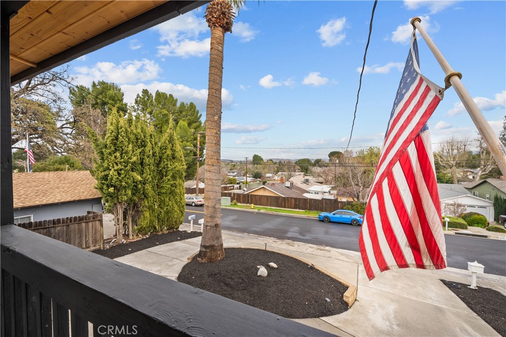 25083 Wheeler Road Newhall, CA 91321 - Photo 42 of 46 a view of a living room and floor