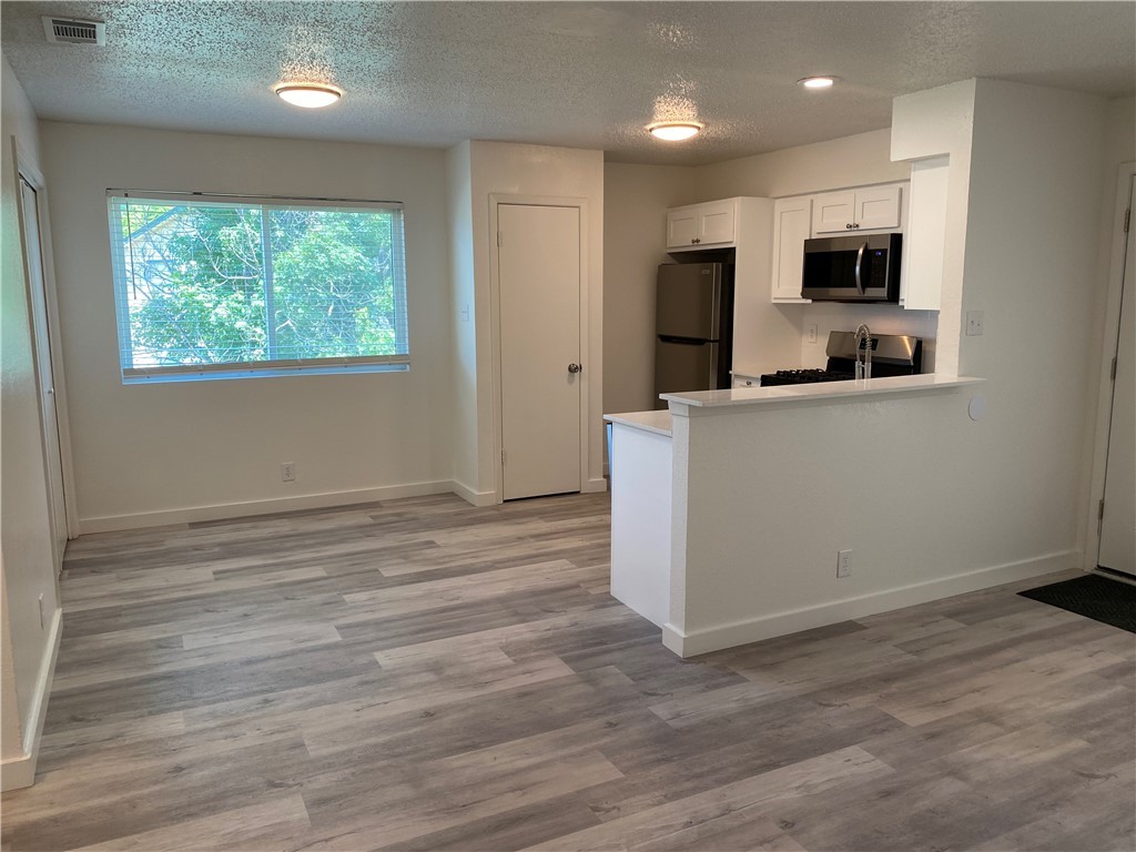 2305 Cedrick Cove, Unit D Austin, TX 78748 - Photo 4 of 38 Dining & Kitchen