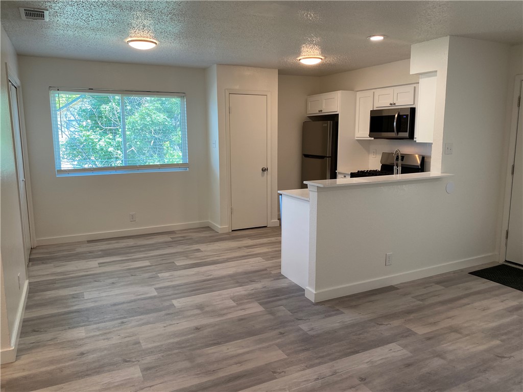 2305 Cedrick Cove, Unit D Austin, TX 78748 - Photo 4 of 38 Dining & Kitchen