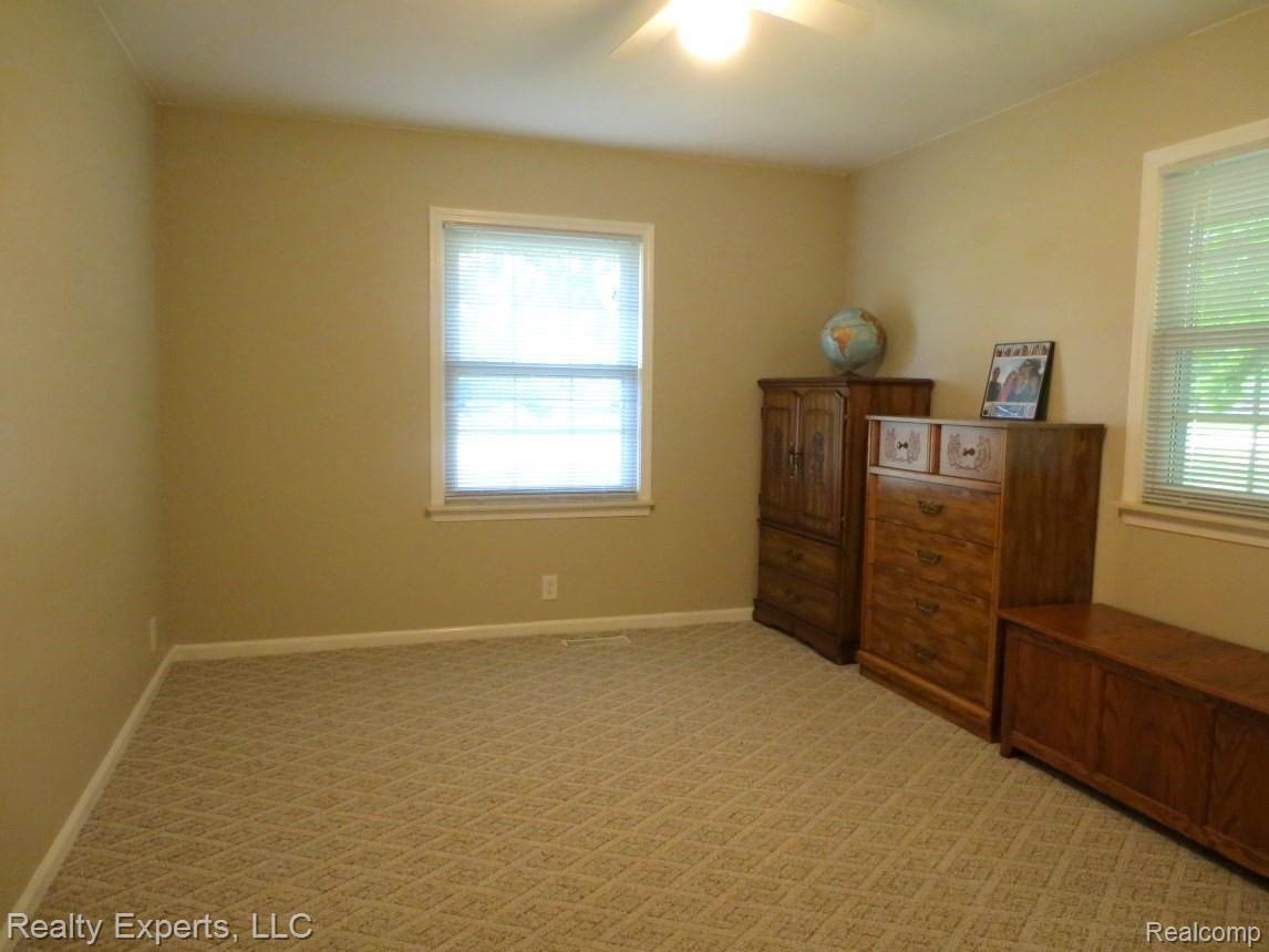 12661 Stanley Road Belleville, MI 48111 - Photo 21 of 33 IMG_2444.jpg