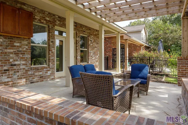 $300,000 | 23338 Fairway Gardens, Springfield, LA 70462