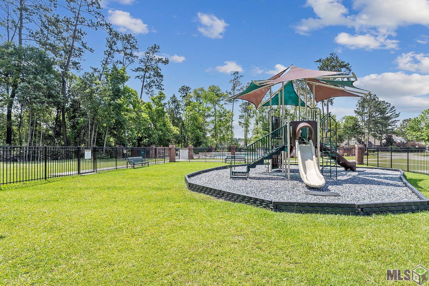 23338 Fairway Gardens Springfield, LA 70462 - Photo 34 of 40