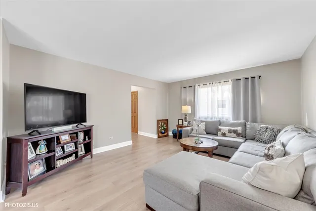 $298,500 | 314 Maple Lane, Round Lake, IL 60073