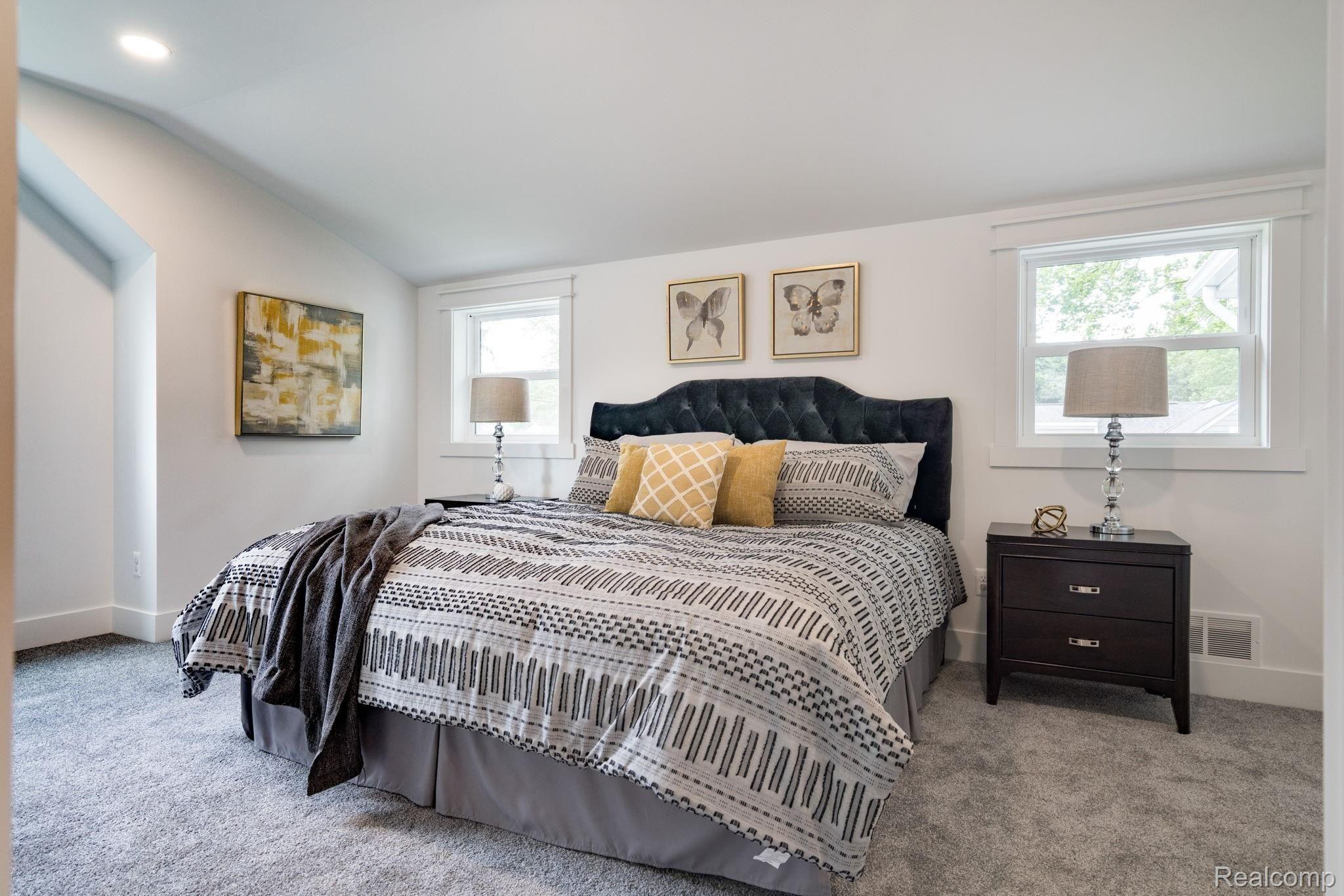 159 Maywood Avenue Rochester, MI 48307 - Photo 26 of 41 Owners suite