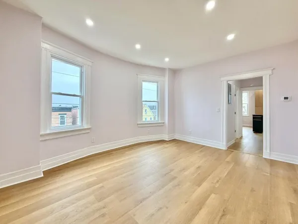 $2,600 | 130 Beach Street, Unit 2, Jersey City, NJ 07307