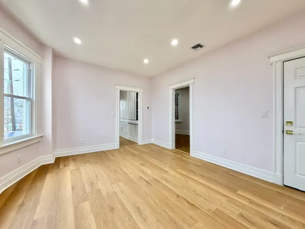 $2,600 | 130 Beach Street, Unit 2, Jersey City, NJ 07307