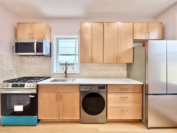 $2,600 | 130 Beach Street, Unit 2, Jersey City, NJ 07307