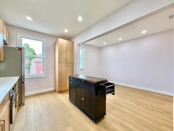 $2,600 | 130 Beach Street, Unit 2, Jersey City, NJ 07307