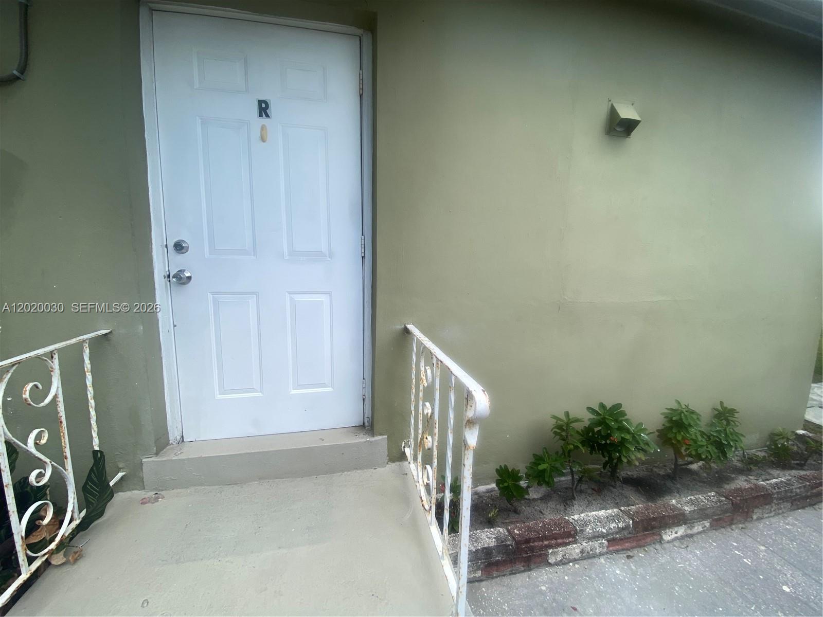 1842 Thomas Street, Unit R Hollywood, FL 33020 - Photo 1 of 6