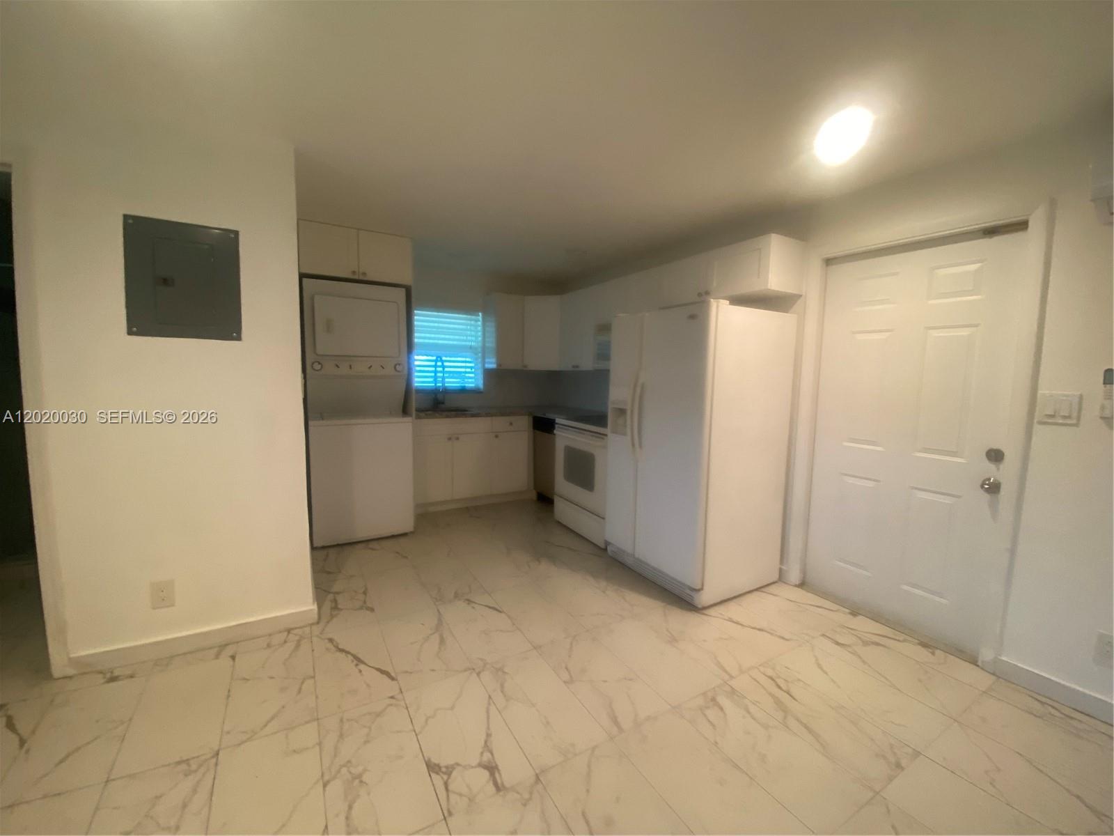 1842 Thomas Street, Unit R Hollywood, FL 33020 - Photo 2 of 6