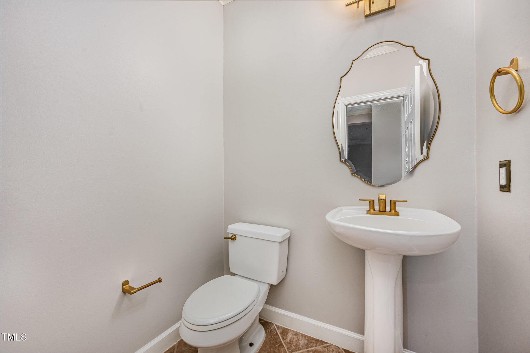 214 Towne Ridge Lane Chapel Hill, NC 27516 - Photo 14 of 32 015_file_157