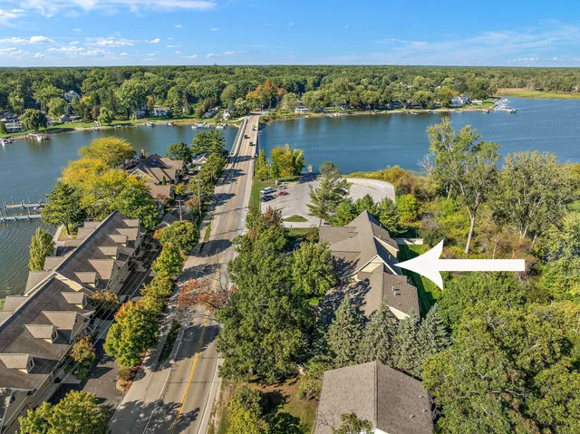 $499,900 | 17526 North Fruitport Road, Unit 9, Spring Lake, MI 49456