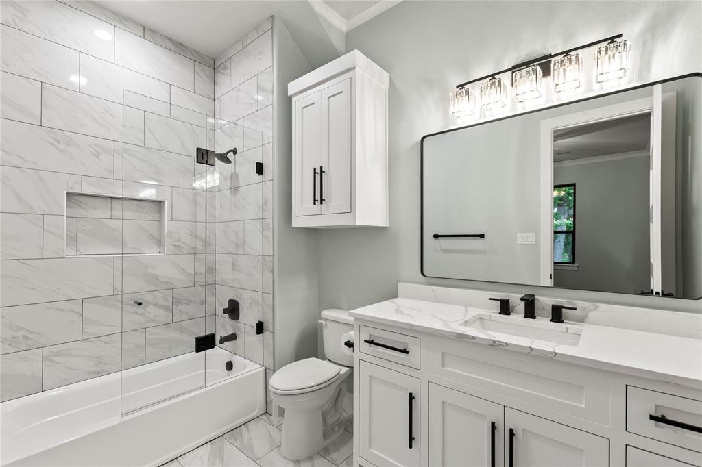 4054 Smothers Road Caney City, TX 75148 - Photo 21 of 40 Bedroom Five Ensuite Bath