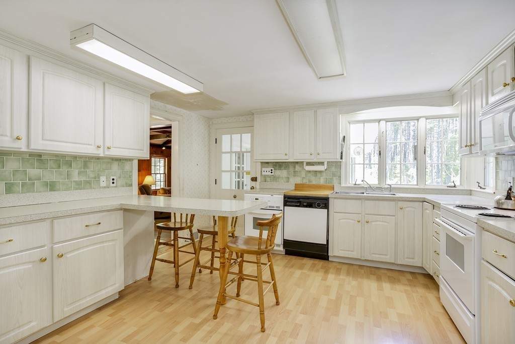 147 Sudbury Road Weston, MA 02493 - Photo 15 of 30