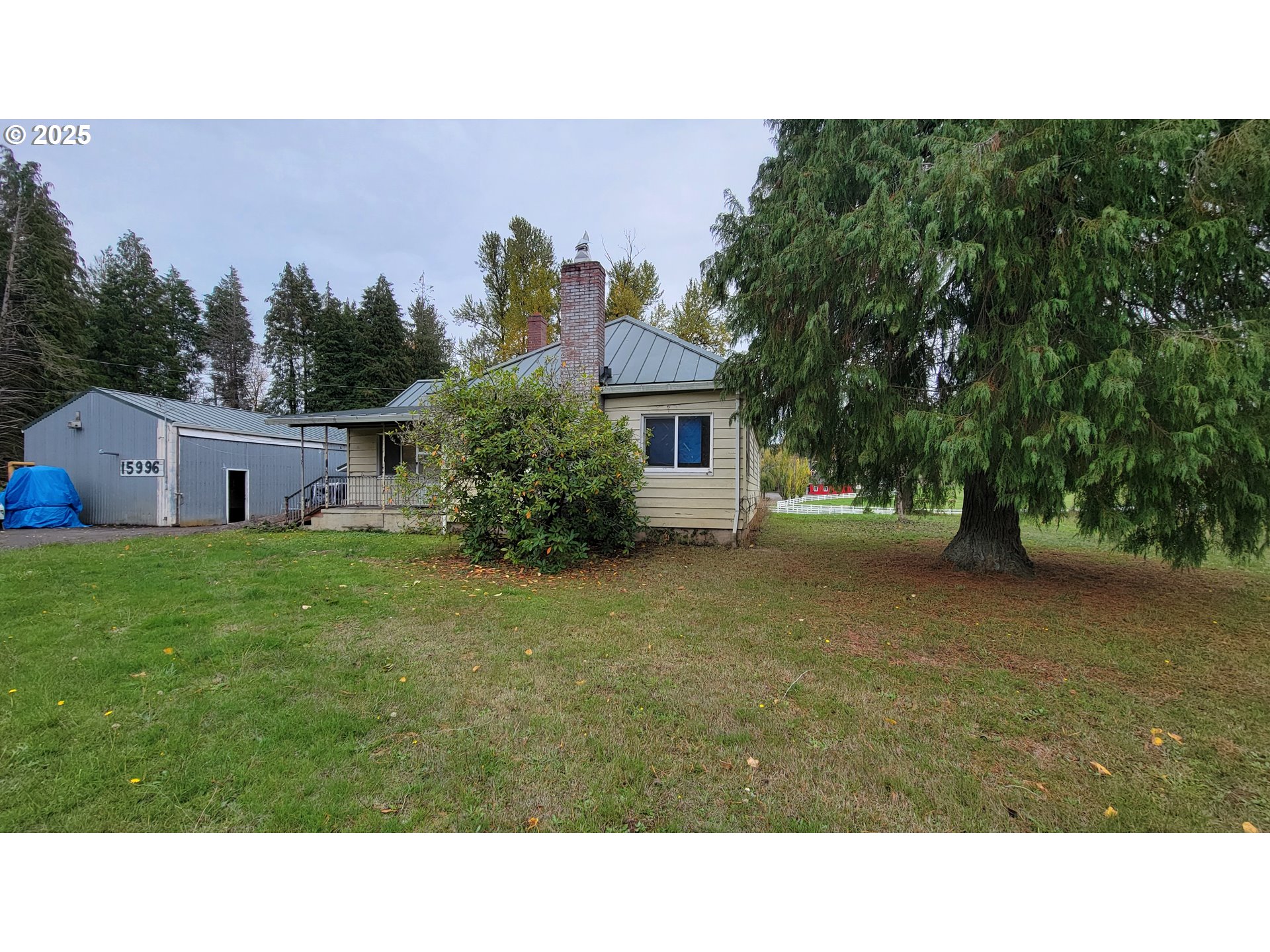 a black and white photo of a house