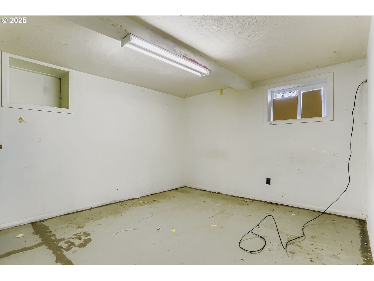 15996 South Thayer Road Oregon City, OR 97045 - Photo 15 of 25 a view of an empty room