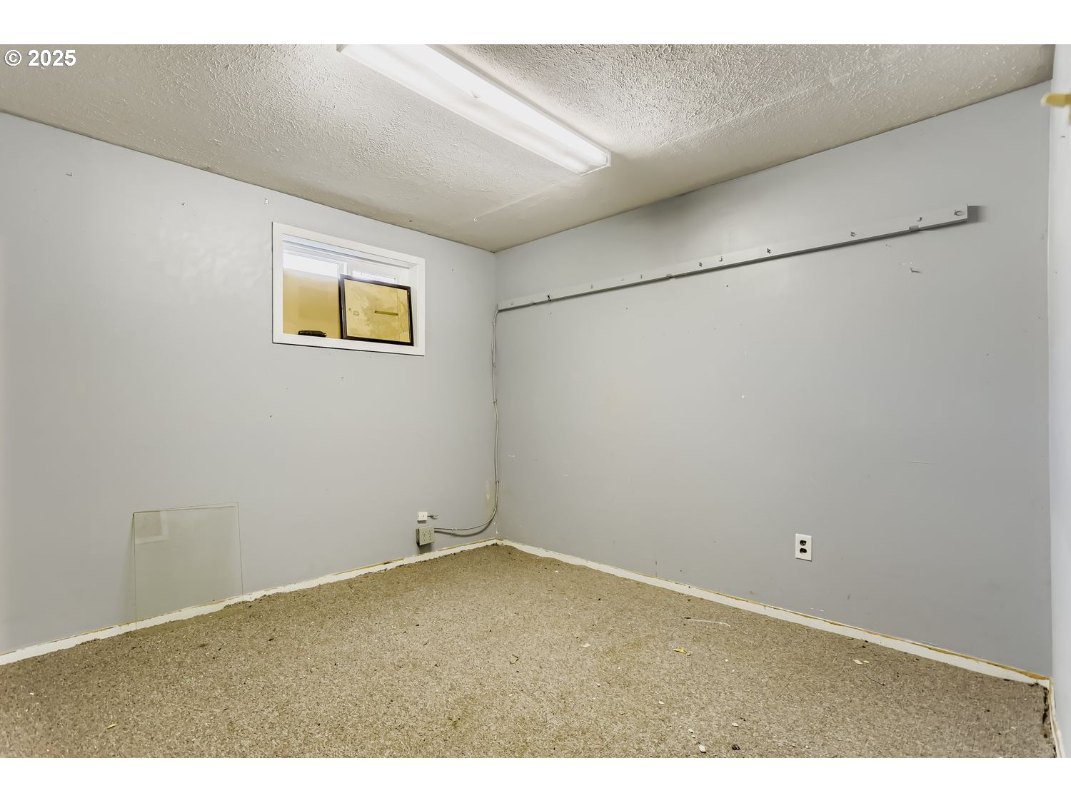 15996 South Thayer Road Oregon City, OR 97045 - Photo 16 of 25 a view of an empty room