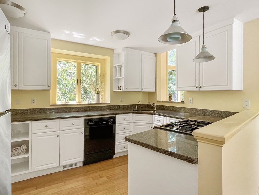 68 Tower Lane Edgartown, MA 02539 - Photo 14 of 39