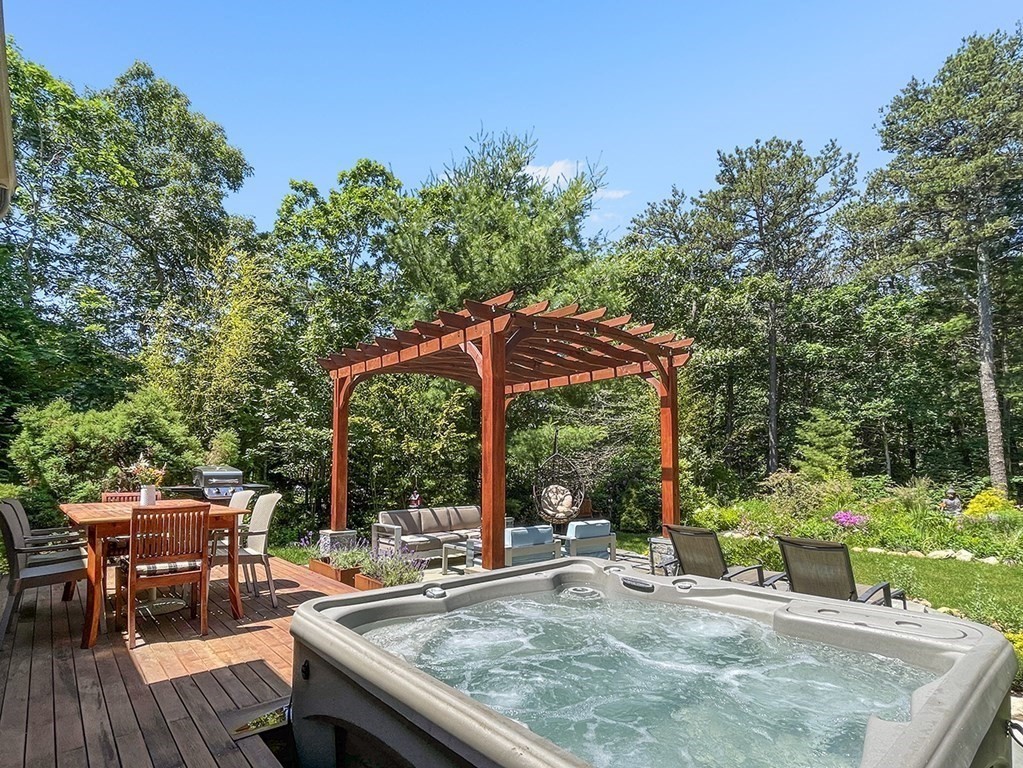 68 Tower Lane Edgartown, MA 02539 - Photo 27 of 39