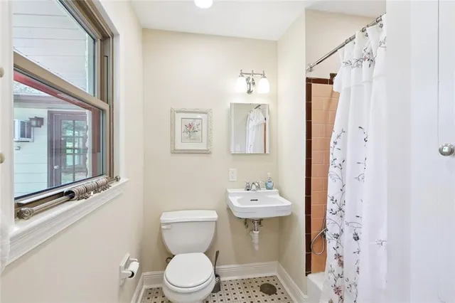 $324,900 | 137 Diane Avenue, River Ridge, LA 70123