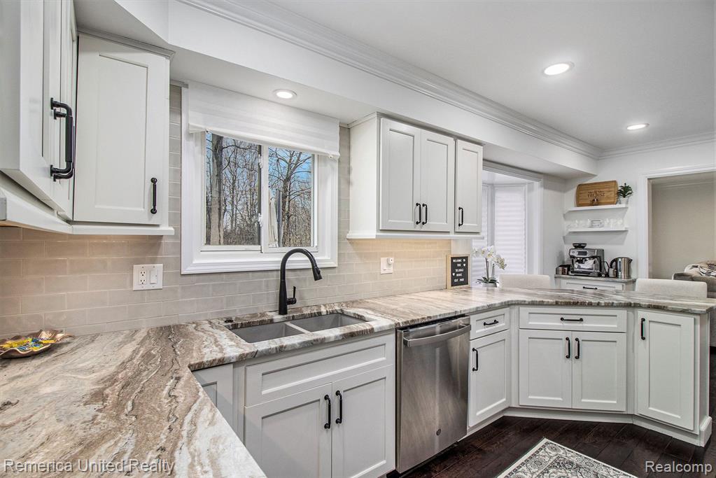43108 Hanford Road Canton, MI 48187 - Photo 14 of 35