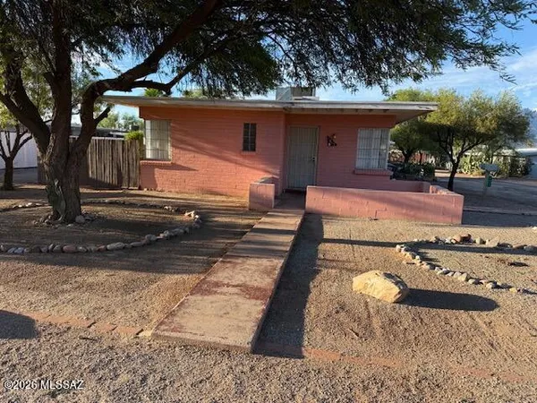 $1,150 | 1413 East Adelaide Drive, Unit 1, Tucson, AZ 85719
