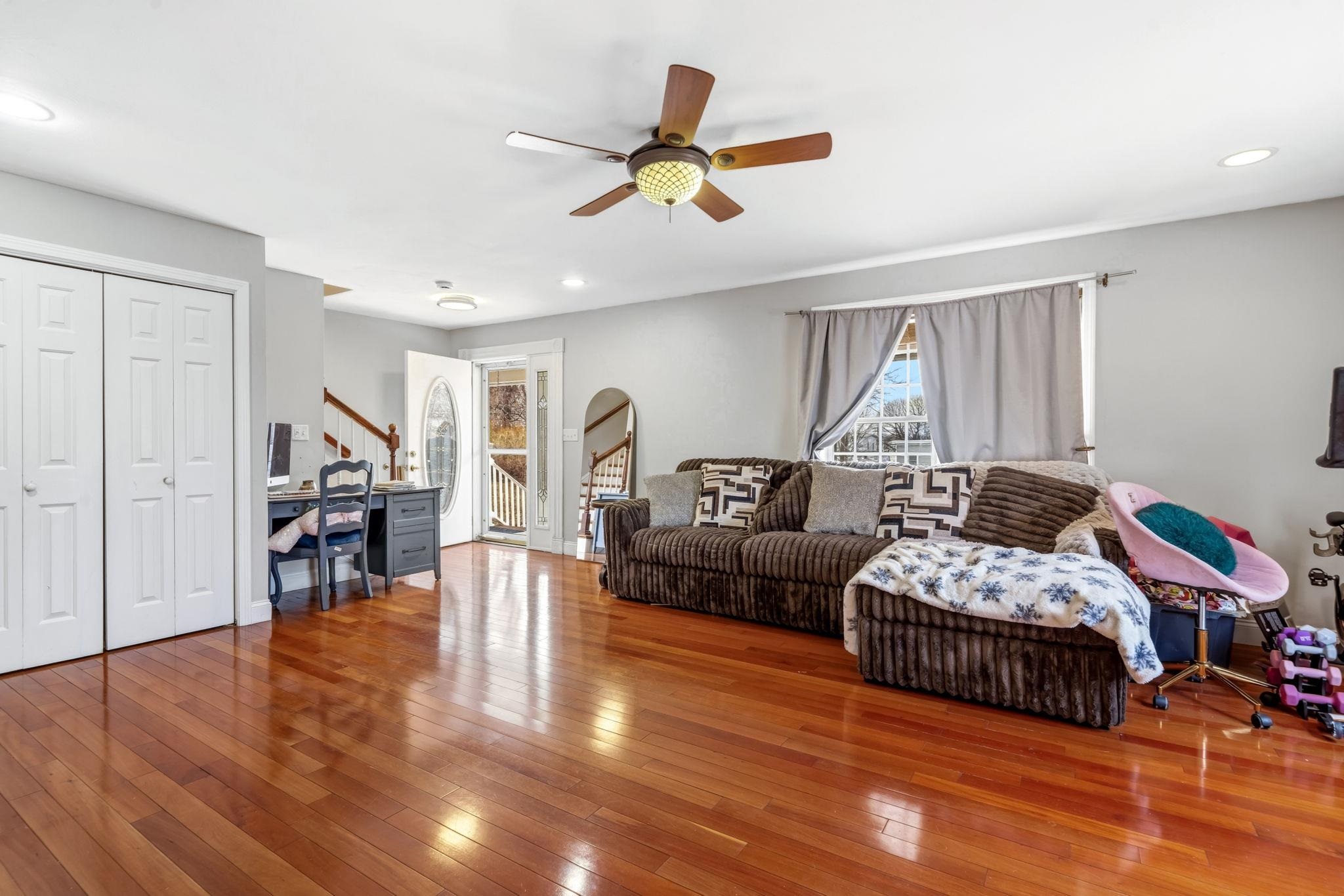 160 South Elm Street Manchester, NH 03103 - Photo 5 of 52