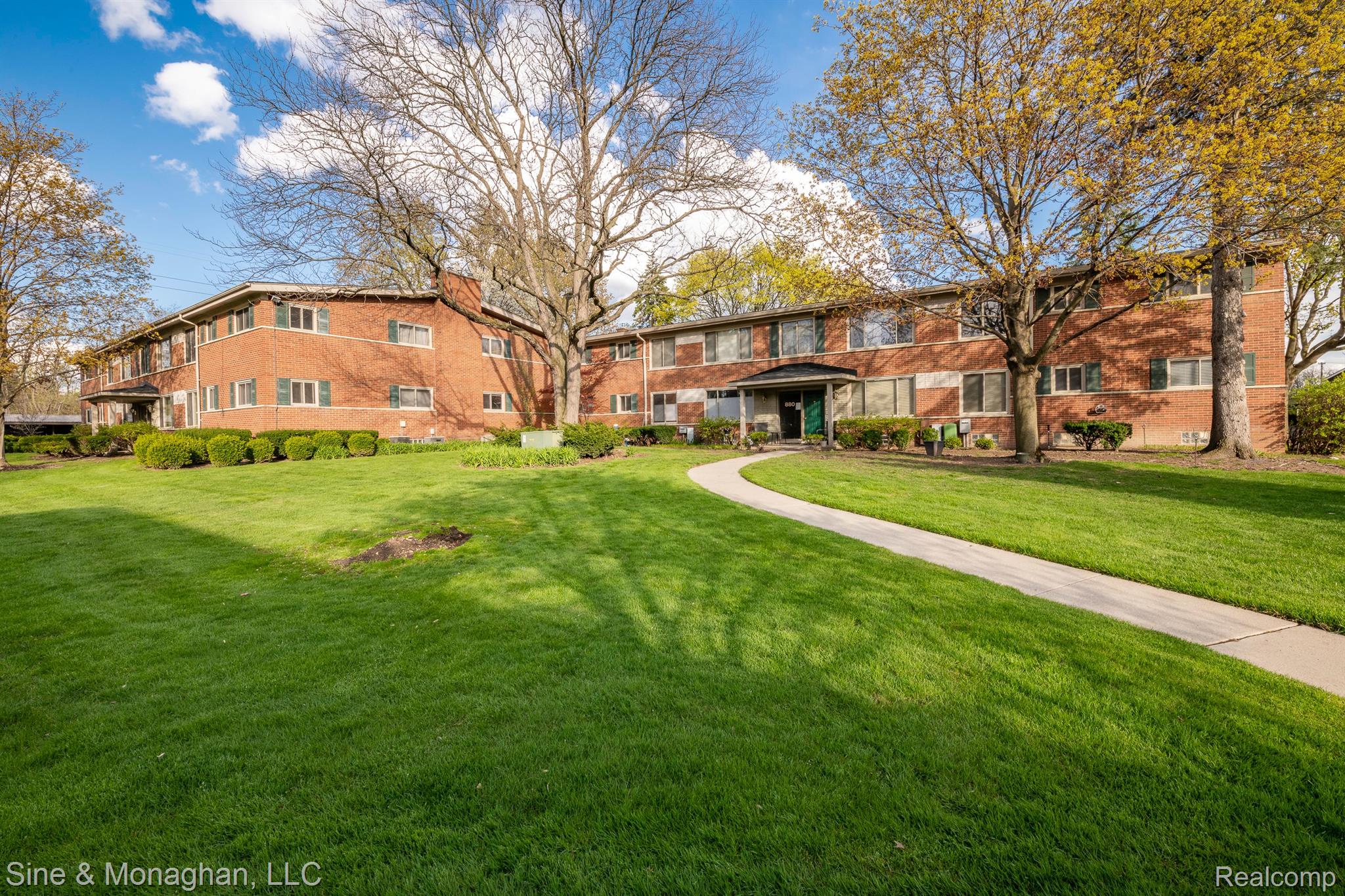 880 North Adams Road, Unit 2 Birmingham, MI 48009 - Photo 28 of 28 North entrance to building