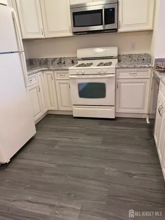 $2,400 | 216 Blew Court, East Brunswick, NJ 08816