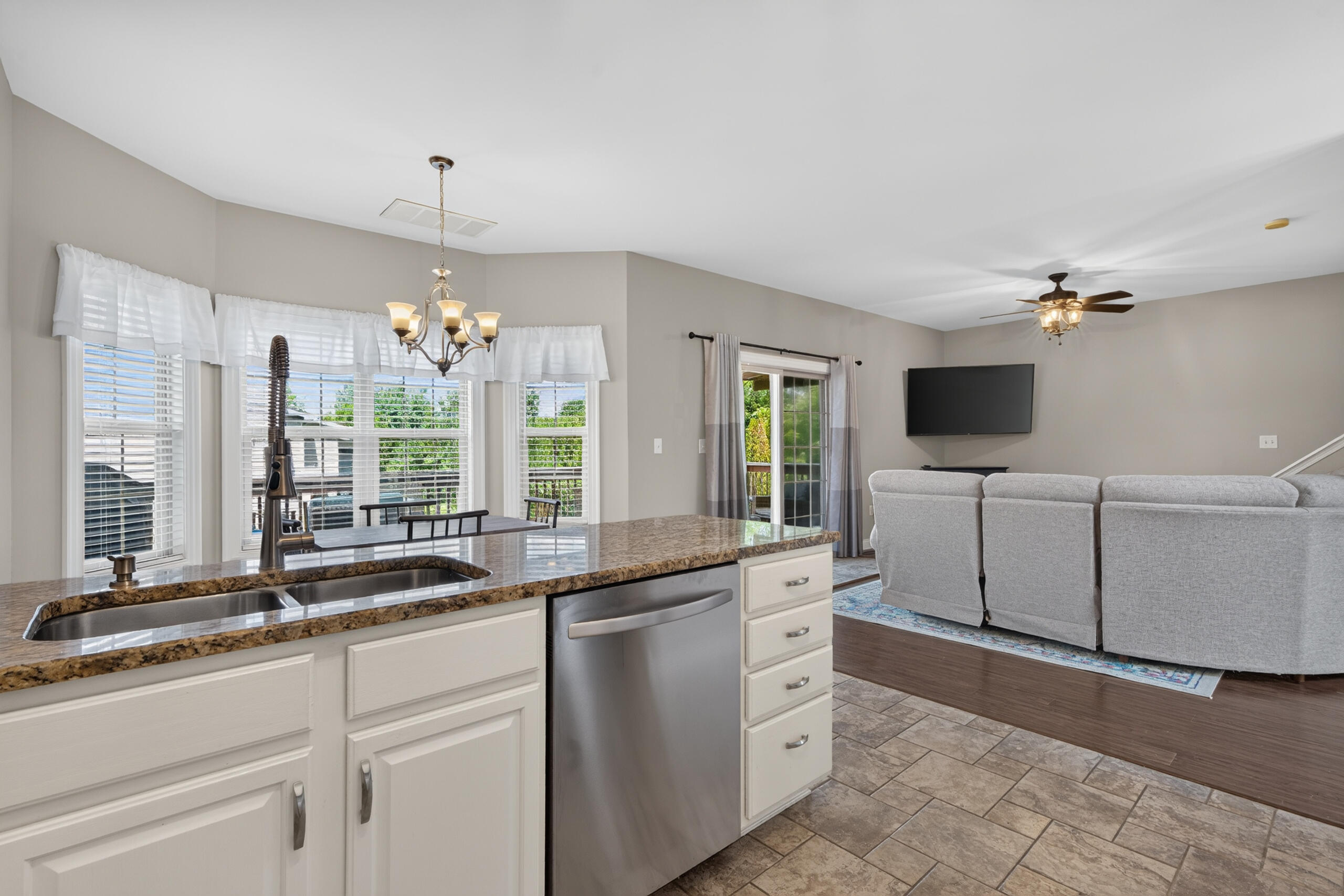 1029 Cedar Ridge Lane Versailles, KY 40383 - Photo 6 of 41 1029cedar17